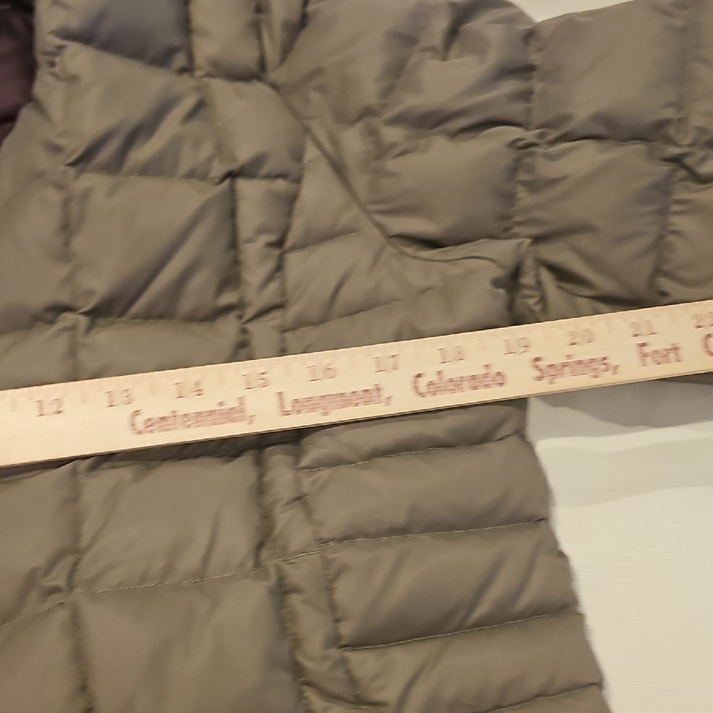 Eddie Bauer Women's Puffer Jacket - Clay Size Medium - Picture 7 of 13